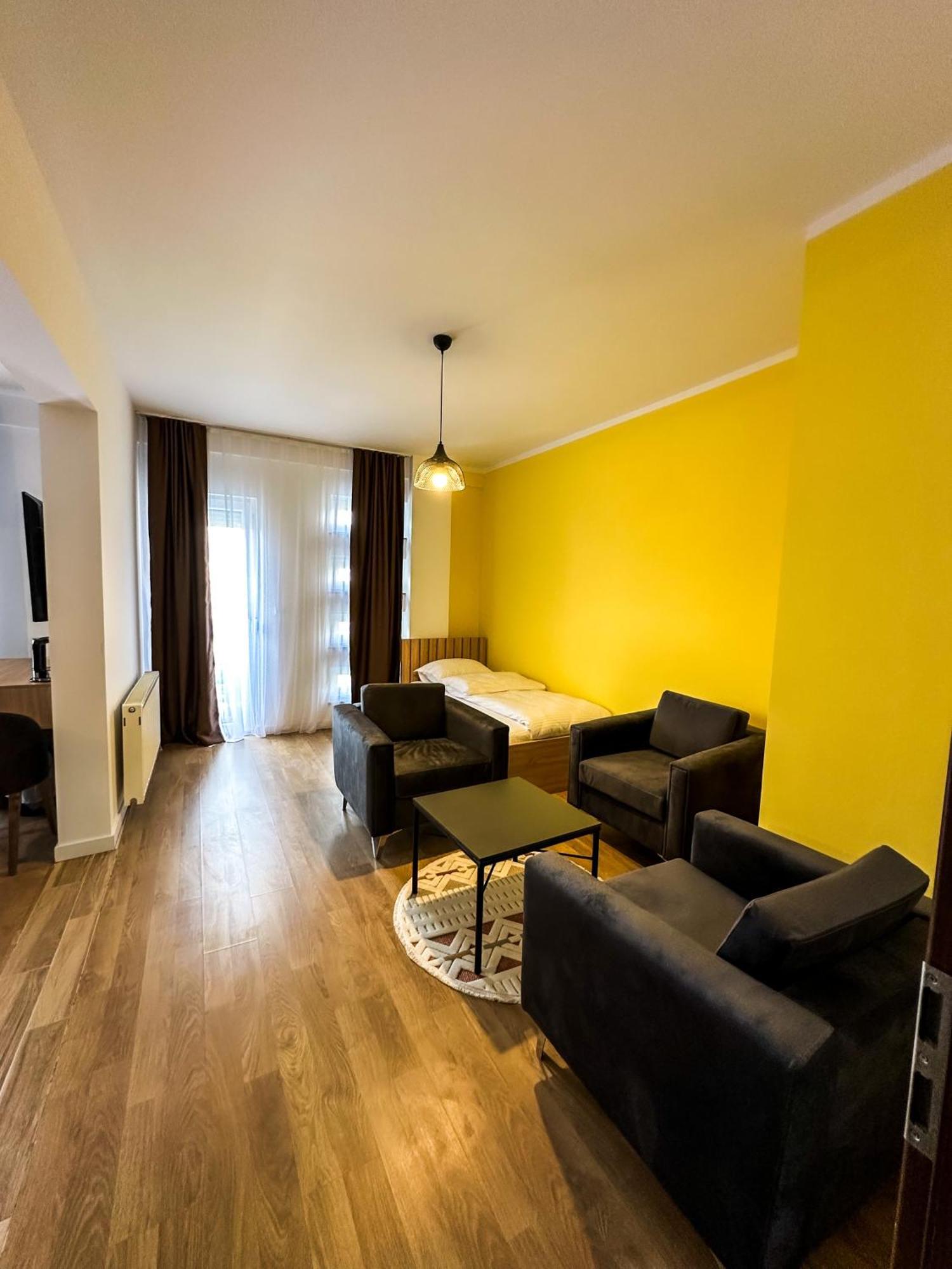 Grand Apartments Prishtina Pristina Exterior foto